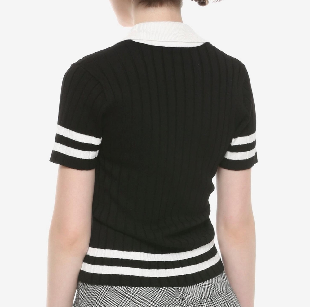 Hot Topic Black and White Pentagram Knit Top With Collar Size Medium Never Worn - Picture 6 of 6